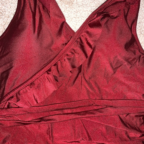 One piece swimsuit - Picture 3 of 3